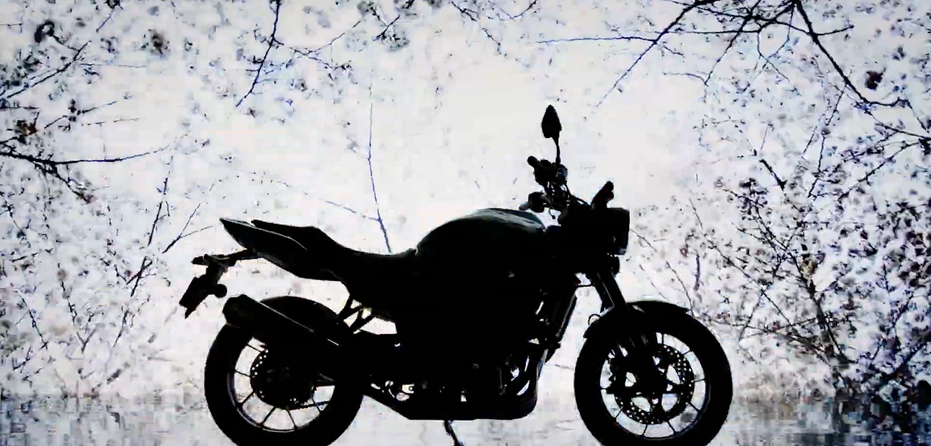 Honda 官方預告神秘新車,疑似就是 CB500 Super Four